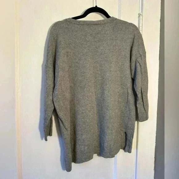 Women’s Vineyard Vines Sweater - Picture 3 of 5